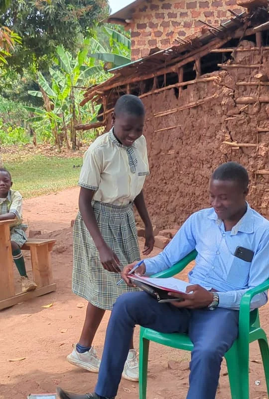 An Ubuntu Academy mentor with pupils